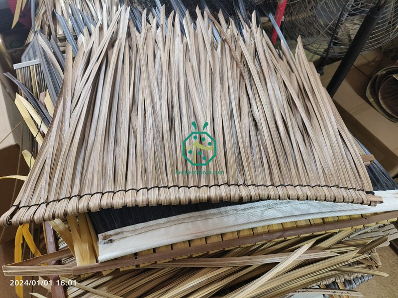 Productos de techo de paja artesanales cosidos para una instalación más fácil