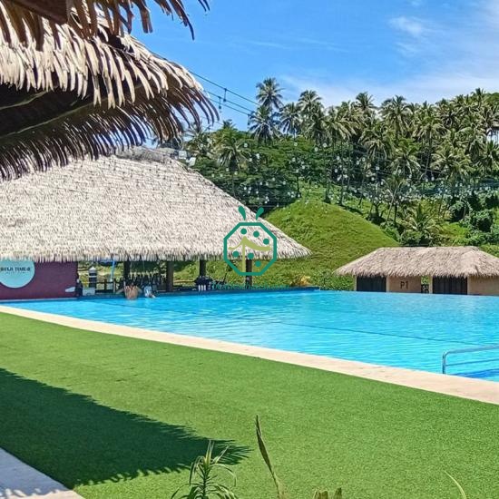 Synthetic palm leaf thatch roof