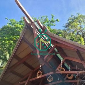 Llamativa villa acuática con techo de paja de rafia de plástico