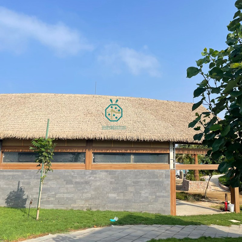Presentación del proyecto de paja artificial y esteras de bambú para pabellones de Park Villa en Arabia Saudita